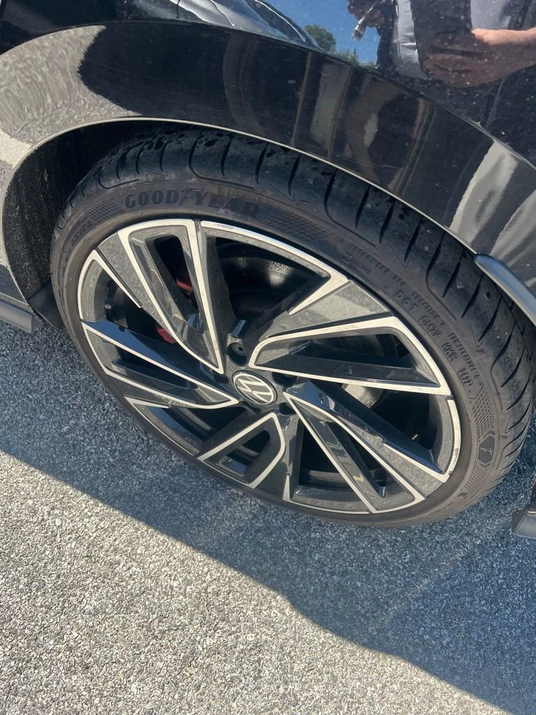 Used 2022 Volkswagen GTI Autobahn FWD image 5