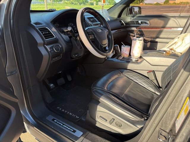 Used 2019 Ford Explorer Platinum AWD/4WD image 14