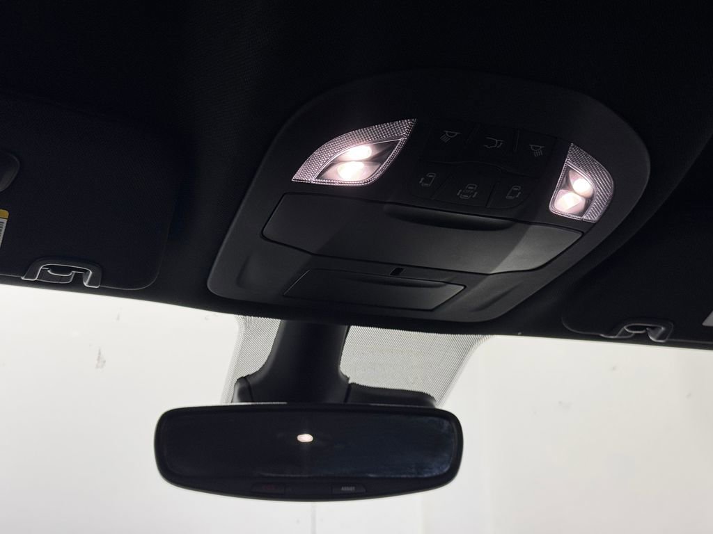 Used 2025 Chrysler Pacifica Select FWD image 29