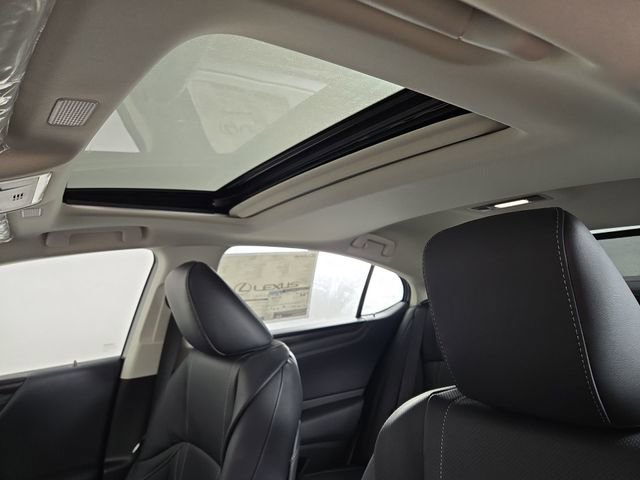 New 2025 Lexus ES 300h w/ Luxury Package image 33