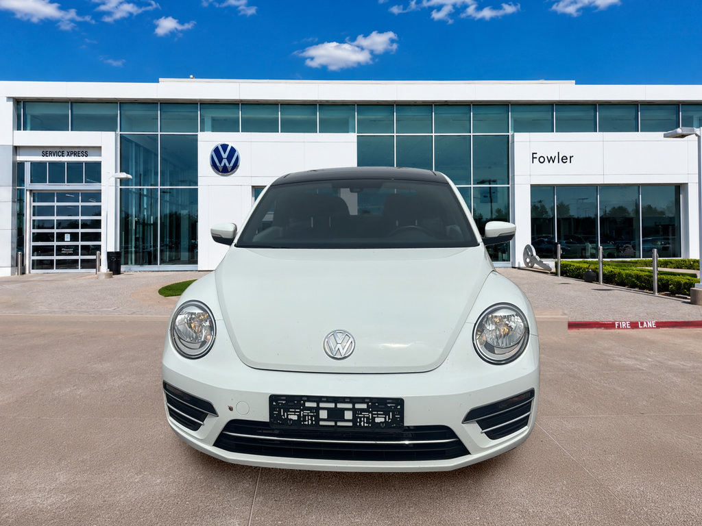 Used 2018 Volkswagen Beetle 2.0T SE FWD image 2
