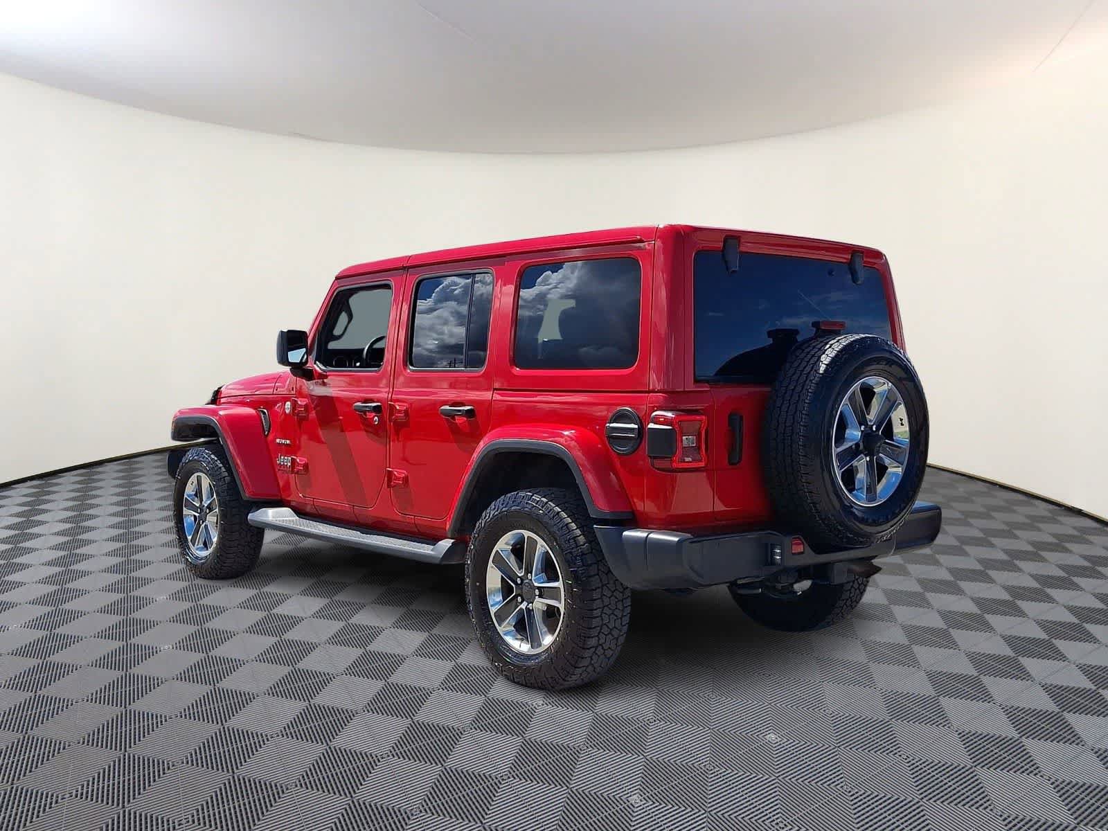 Used 2022 Jeep Wrangler Unlimited Sahara w/ LED Lighting Group AWD/4WD image 7