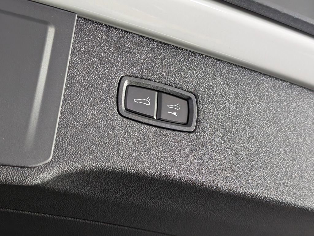 New 2026 Porsche Cayenne image 18