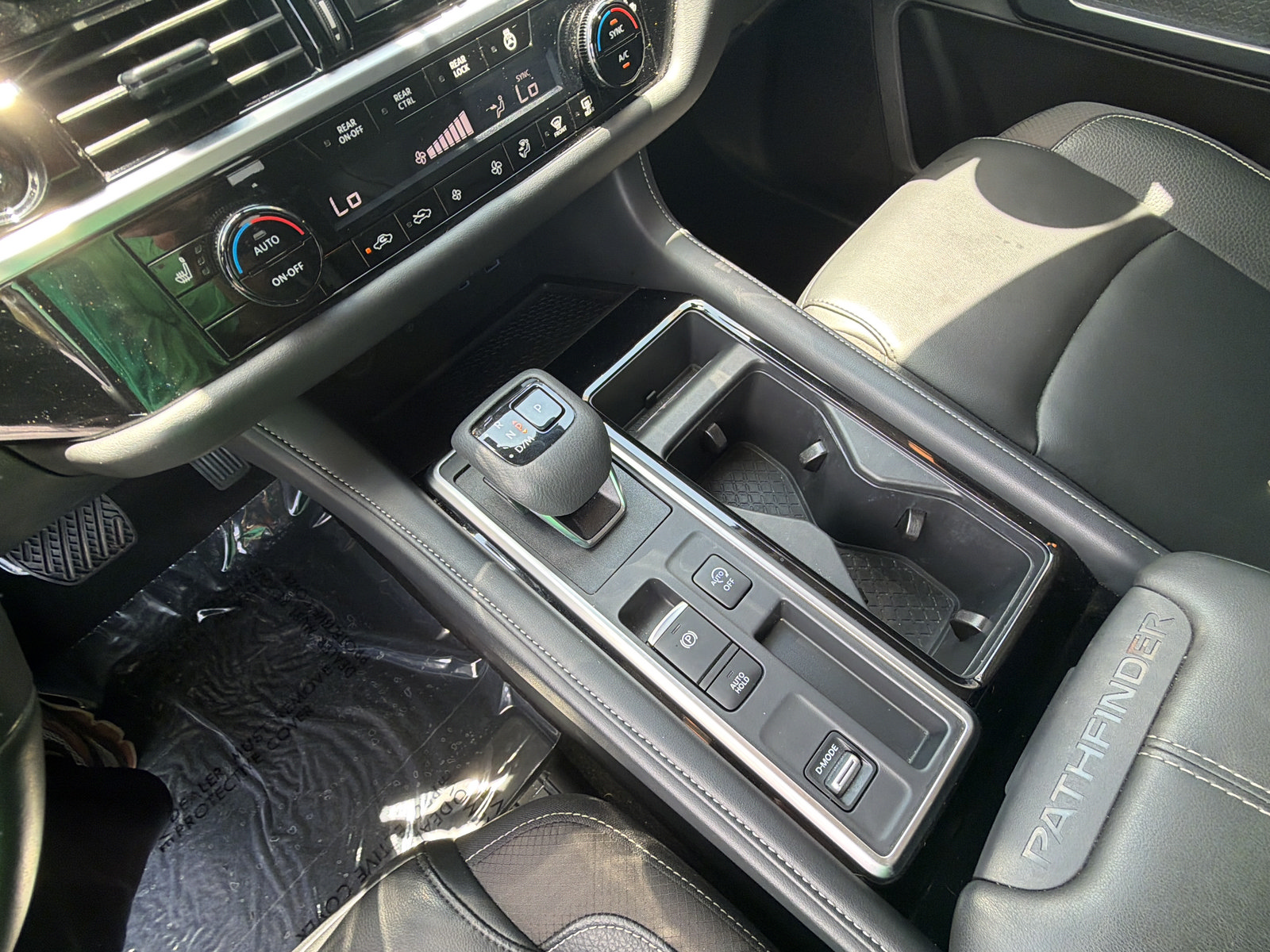 Certified 2025 Nissan Pathfinder SL w/ SL Premium Package FWD image 26