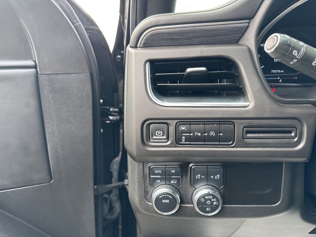 Used 2024 GMC Yukon XL SLT image 12