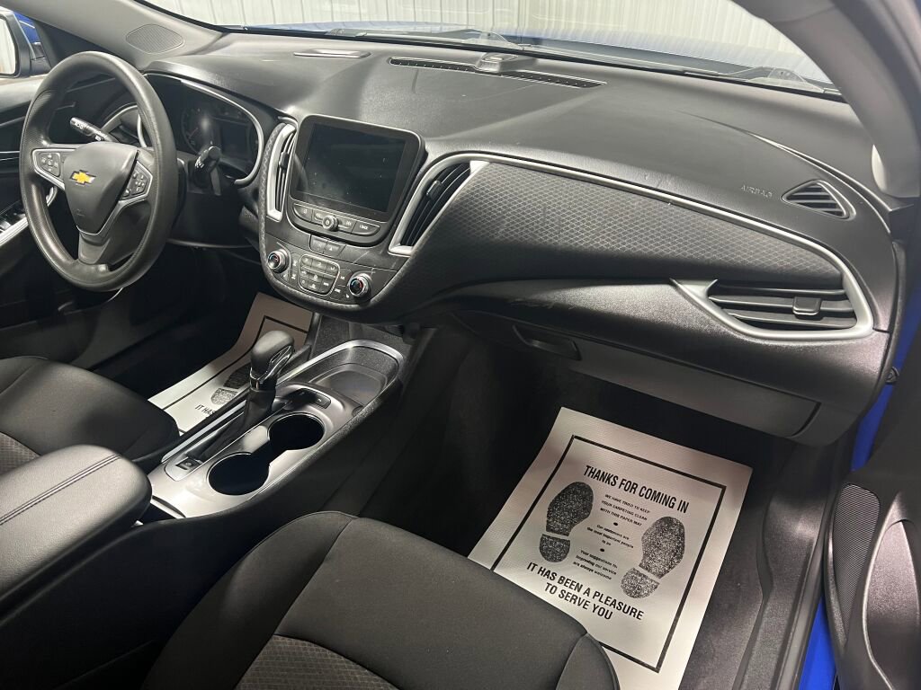 Used 2023 Chevrolet Malibu LT w/ Driver Confidence Package image 3