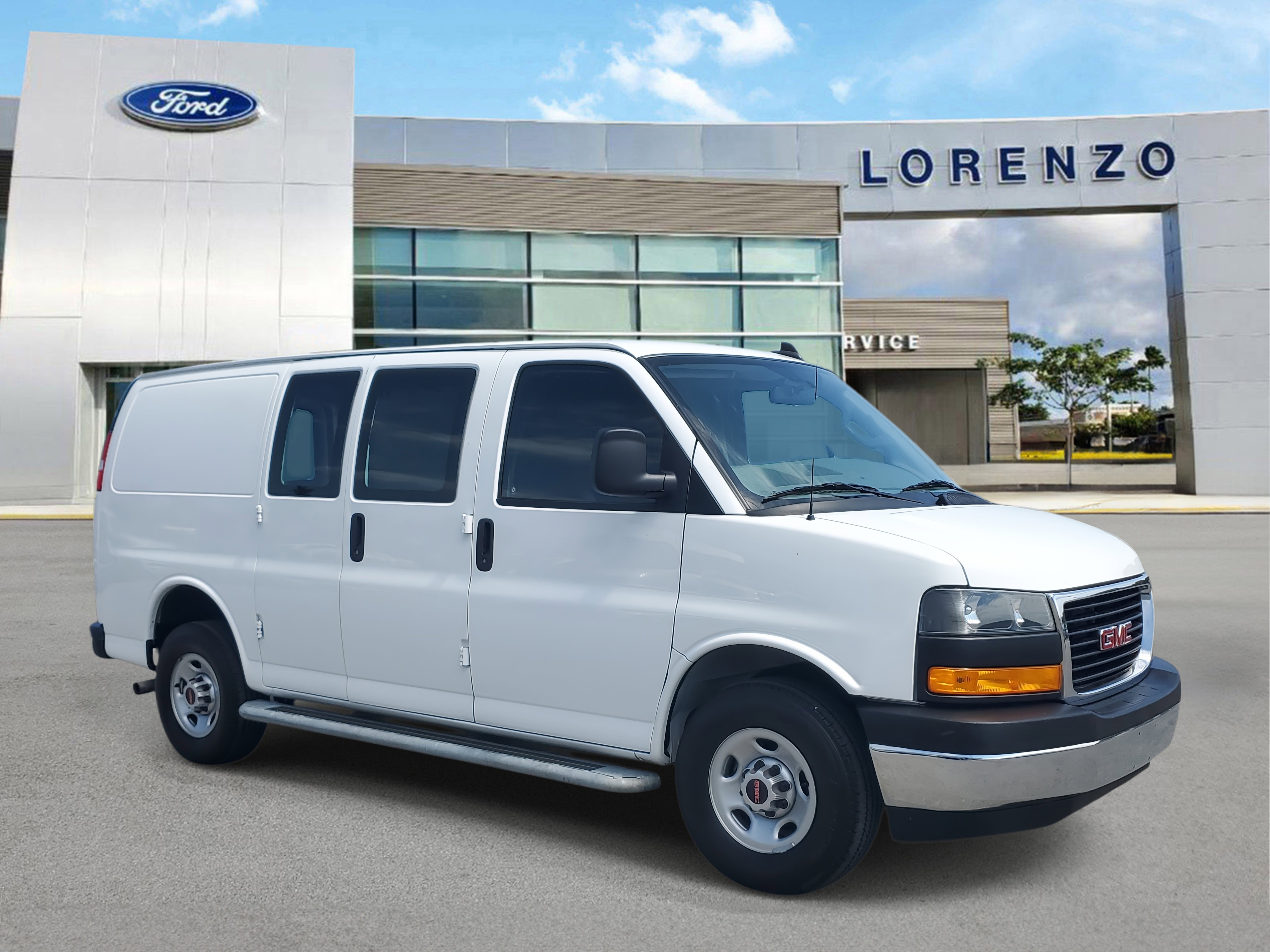 Used 2023 GMC Savana 2500 w/ Driver Convenience Package image 3