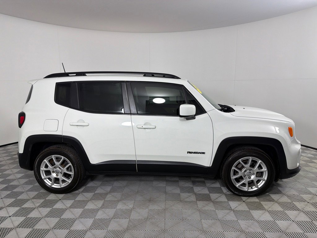Used 2019 Jeep Renegade Latitude w/ UConnect 8.4 Nav Group image 4