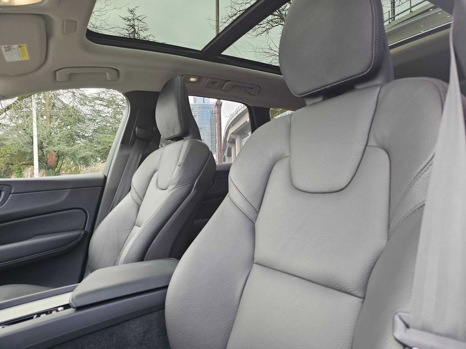 Certified 2025 Volvo XC60 B5 Plus image 23