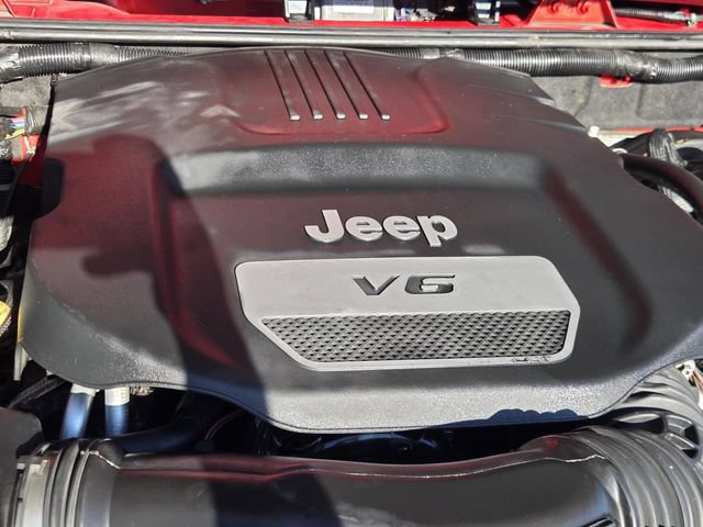 Used 2014 Jeep Wrangler Unlimited Sahara AWD/4WD image 28