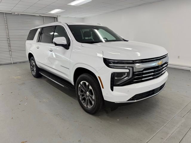 Used 2025 Chevrolet Suburban LT w/ Comfort Package image 3