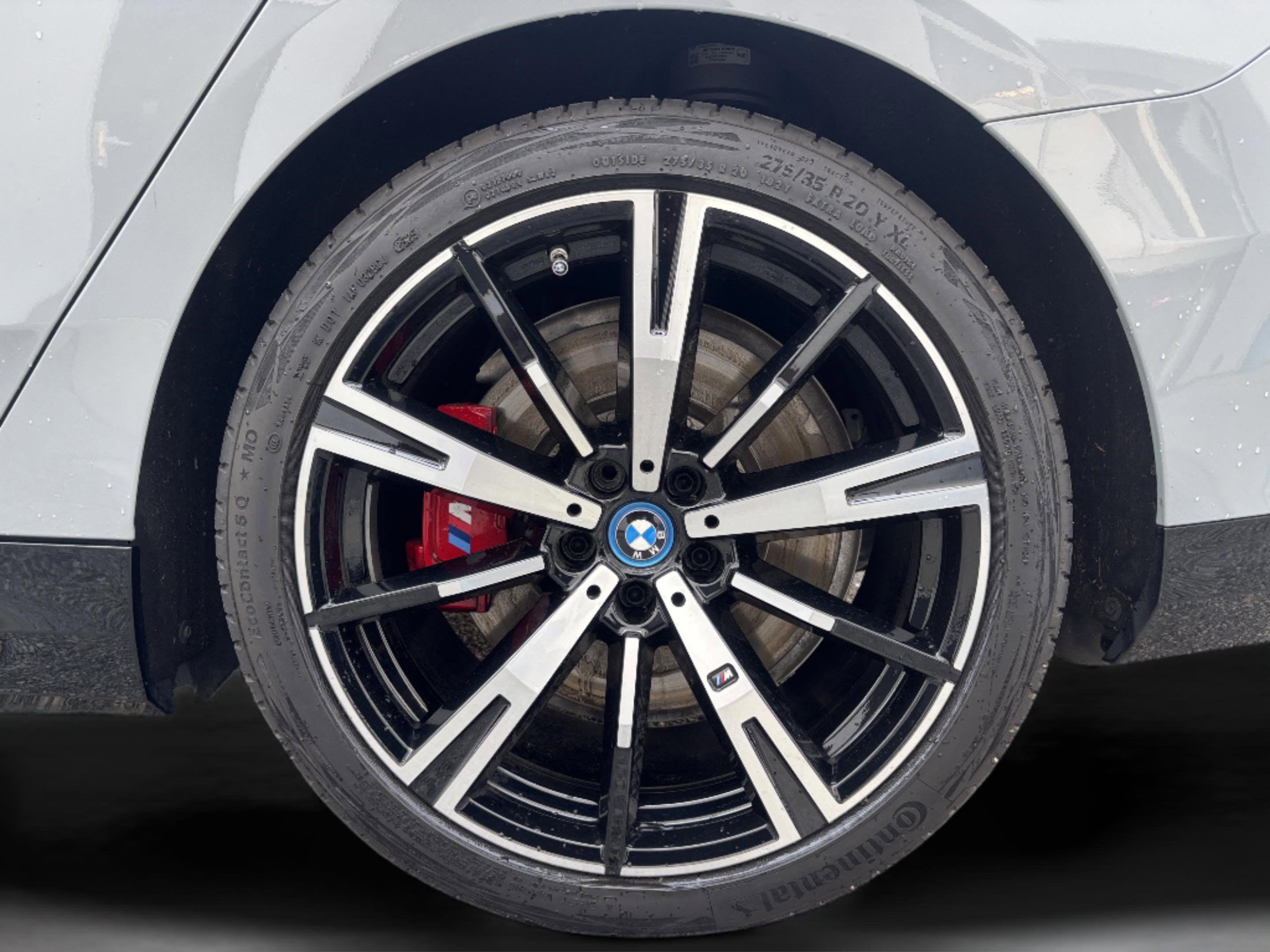 Used 2024 BMW i5 M60 w/ Premium Package image 7