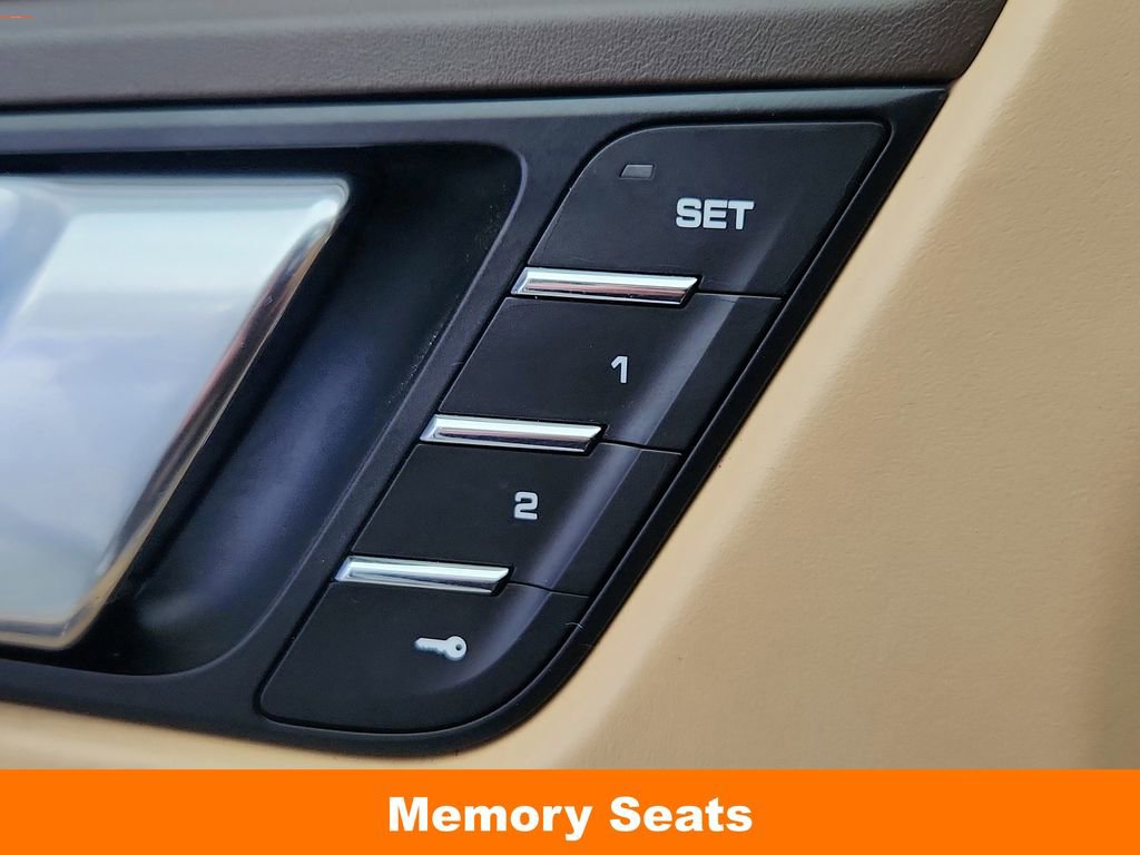 Used 2017 Porsche Macan GTS AWD/4WD image 33