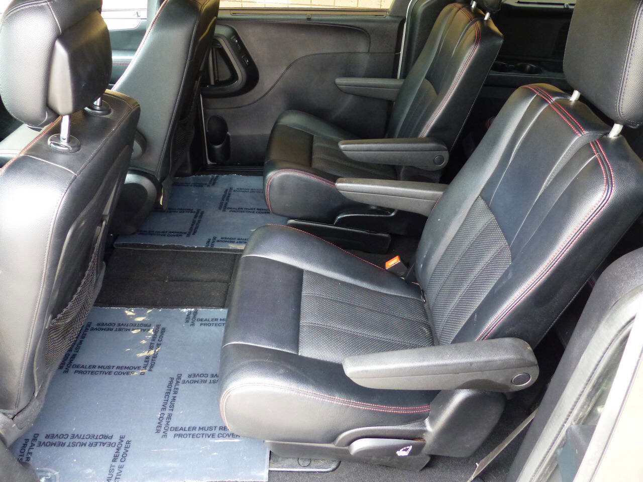 Used 2016 Dodge Grand Caravan R/T w/ Driver Convenience Group image 18