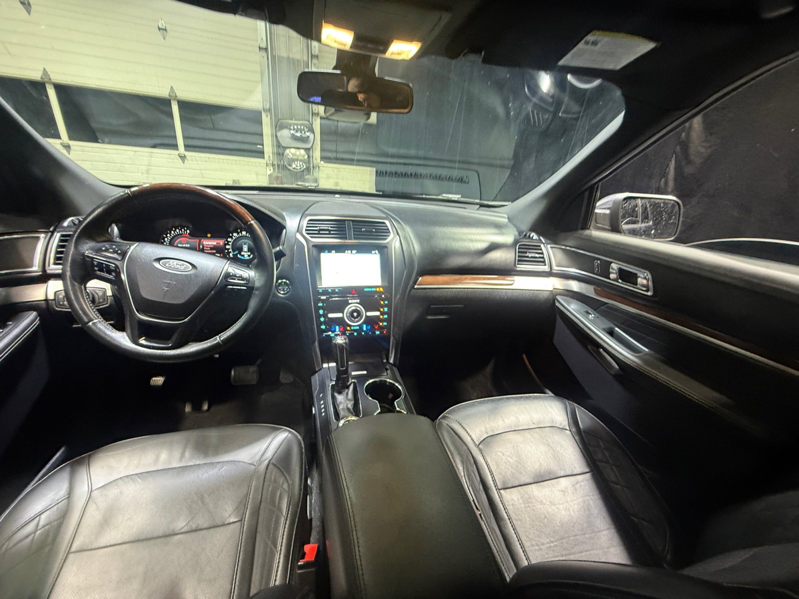 Used 2018 Ford Explorer Platinum AWD/4WD image 20