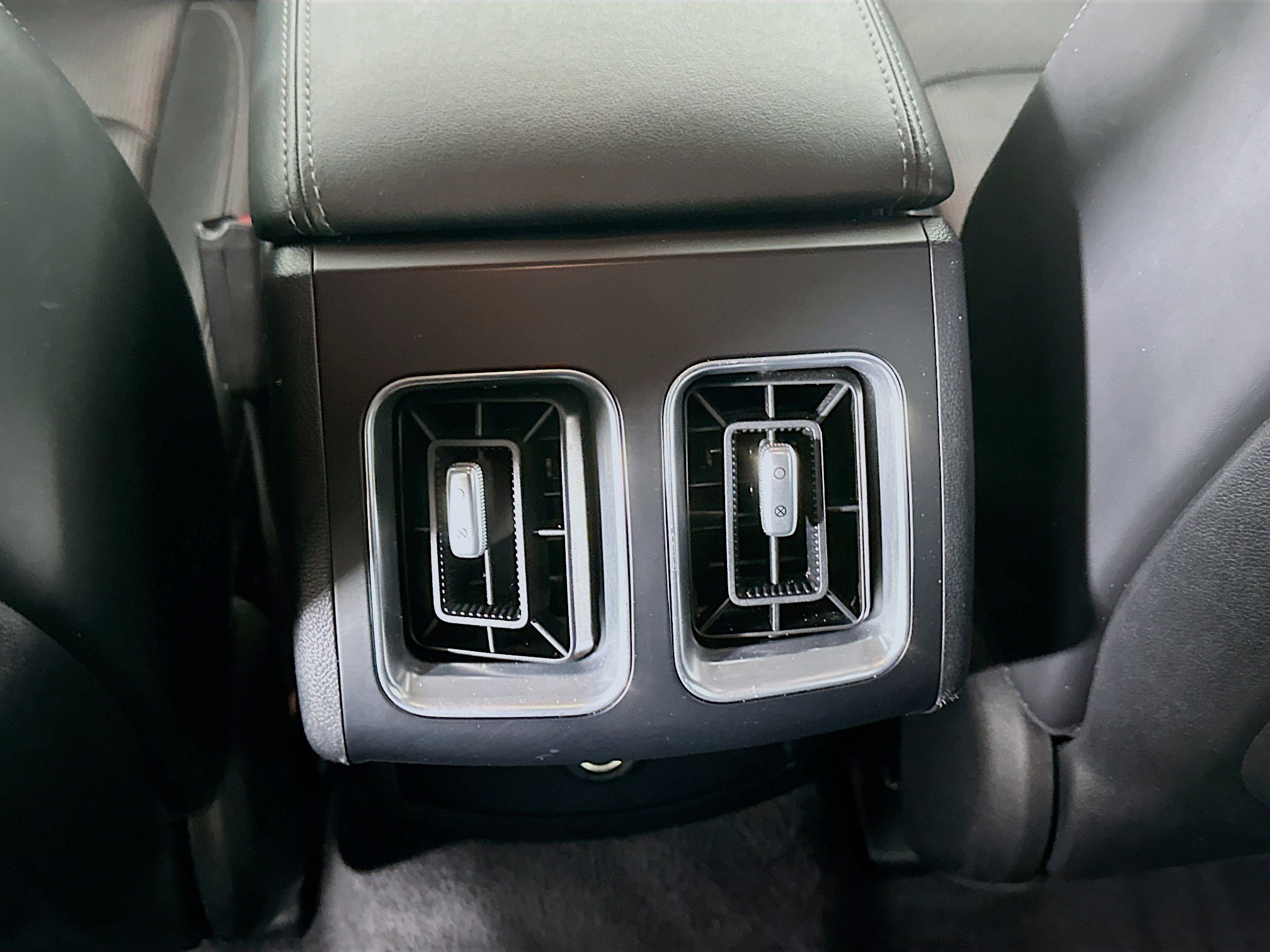 Used 2024 Kia Sorento S image 27