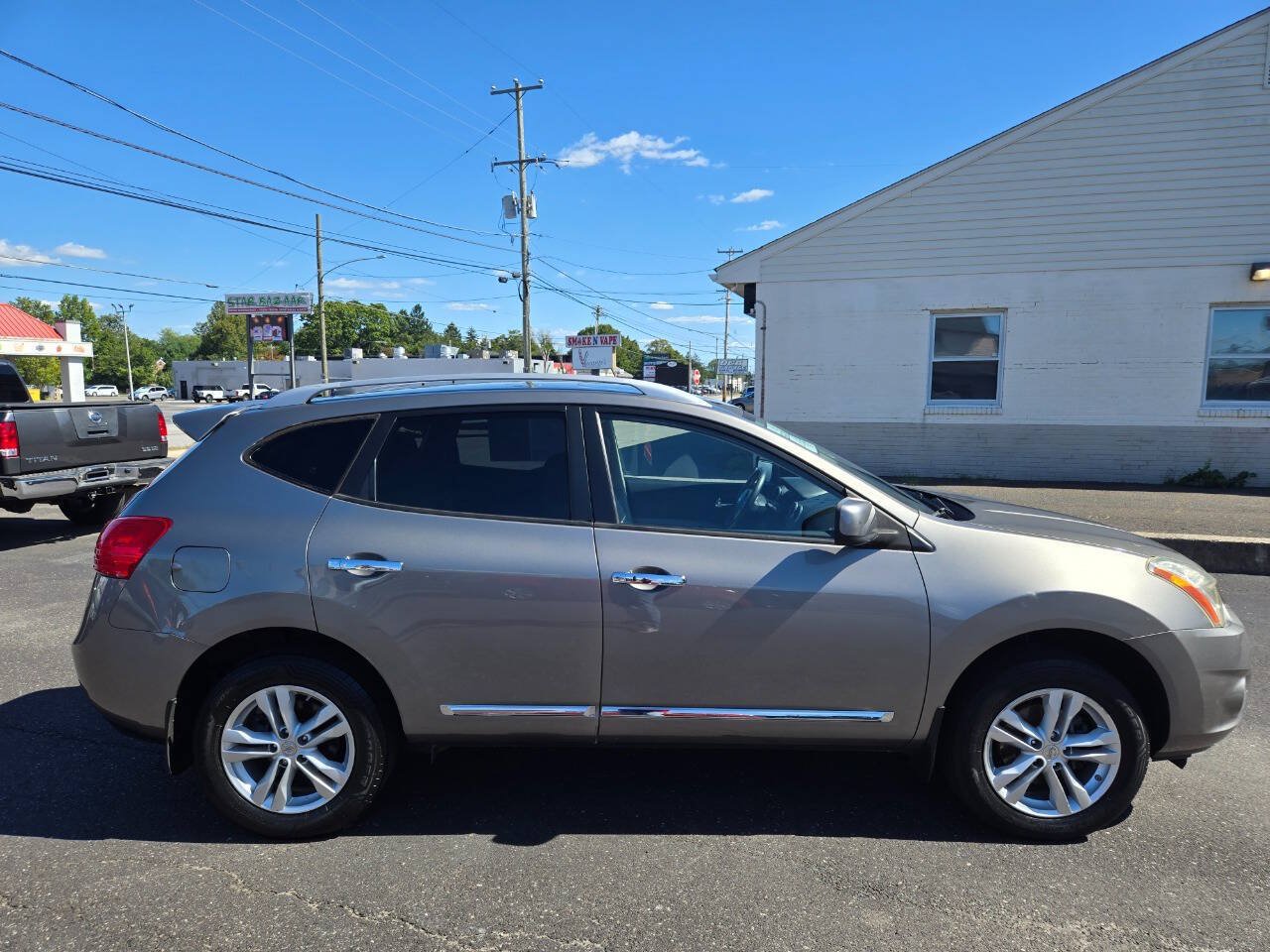 Used 2012 Nissan Rogue SV w/ Premium Pkg AWD/4WD image 5