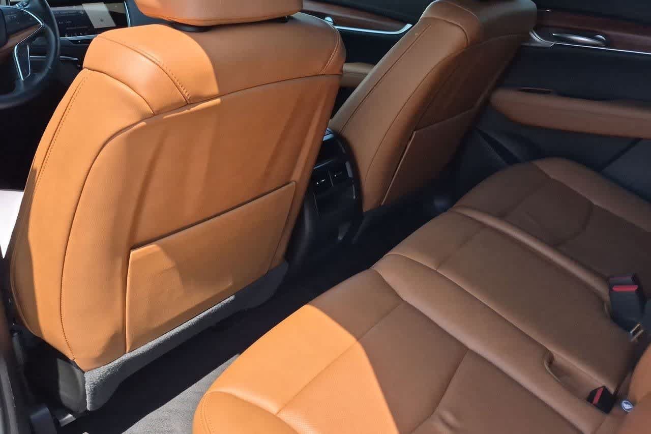 Used 2024 Cadillac XT5 Premium Luxury w/ LPO, Floor Liner Package AWD/4WD image 18