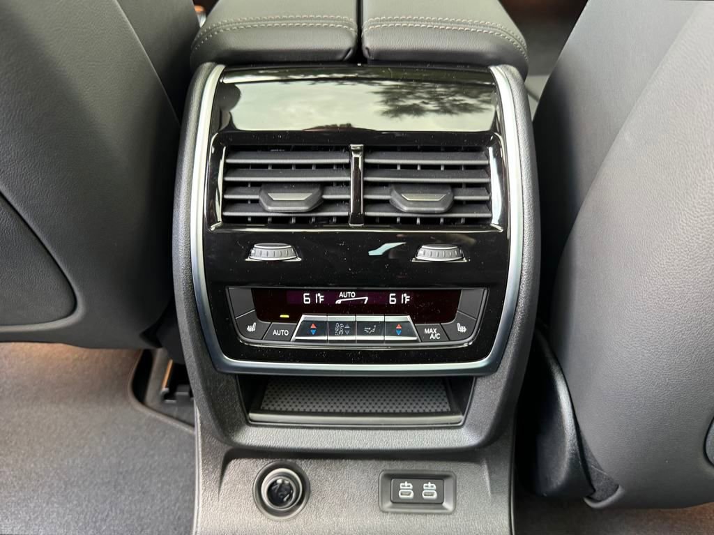 Used 2026 BMW X7 xDrive40i w/ M Sport Package image 17