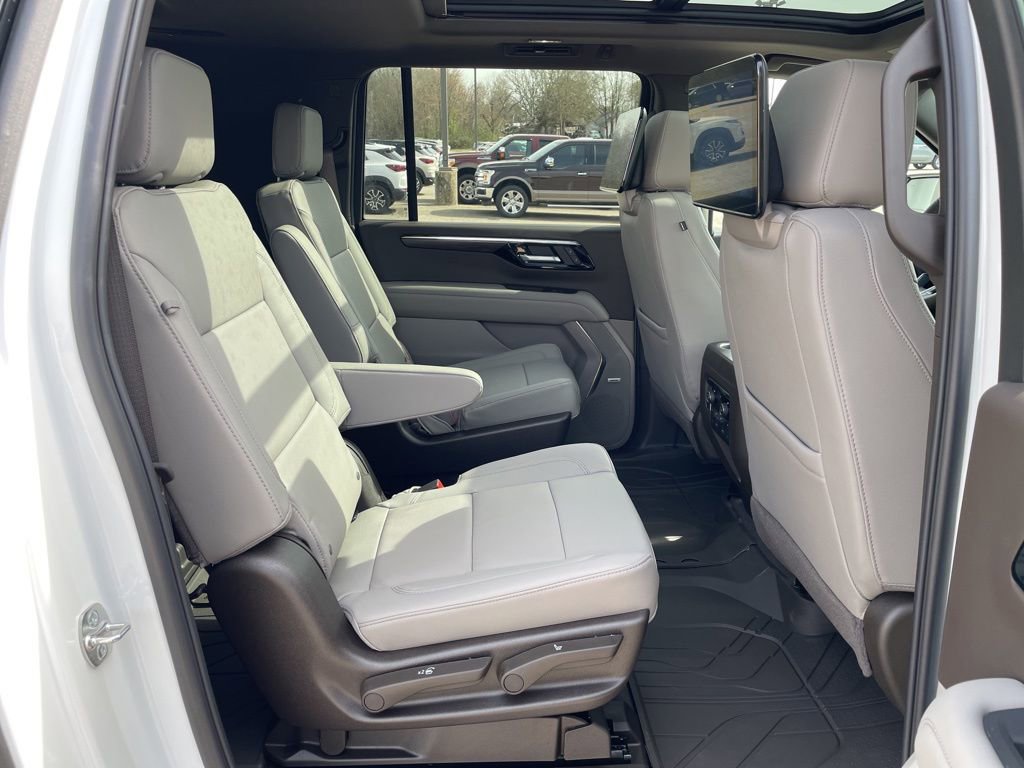 New 2026 Chevrolet Suburban Z71 w/ Z71 Off-Road Package image 32