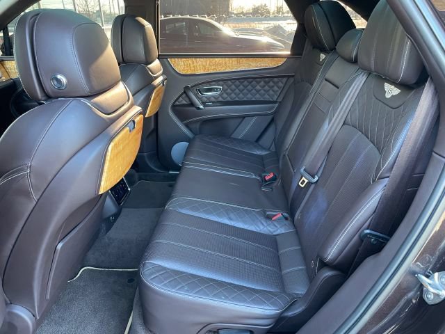 Used 2018 Bentley Bentayga Onyx Edition AWD/4WD image 42