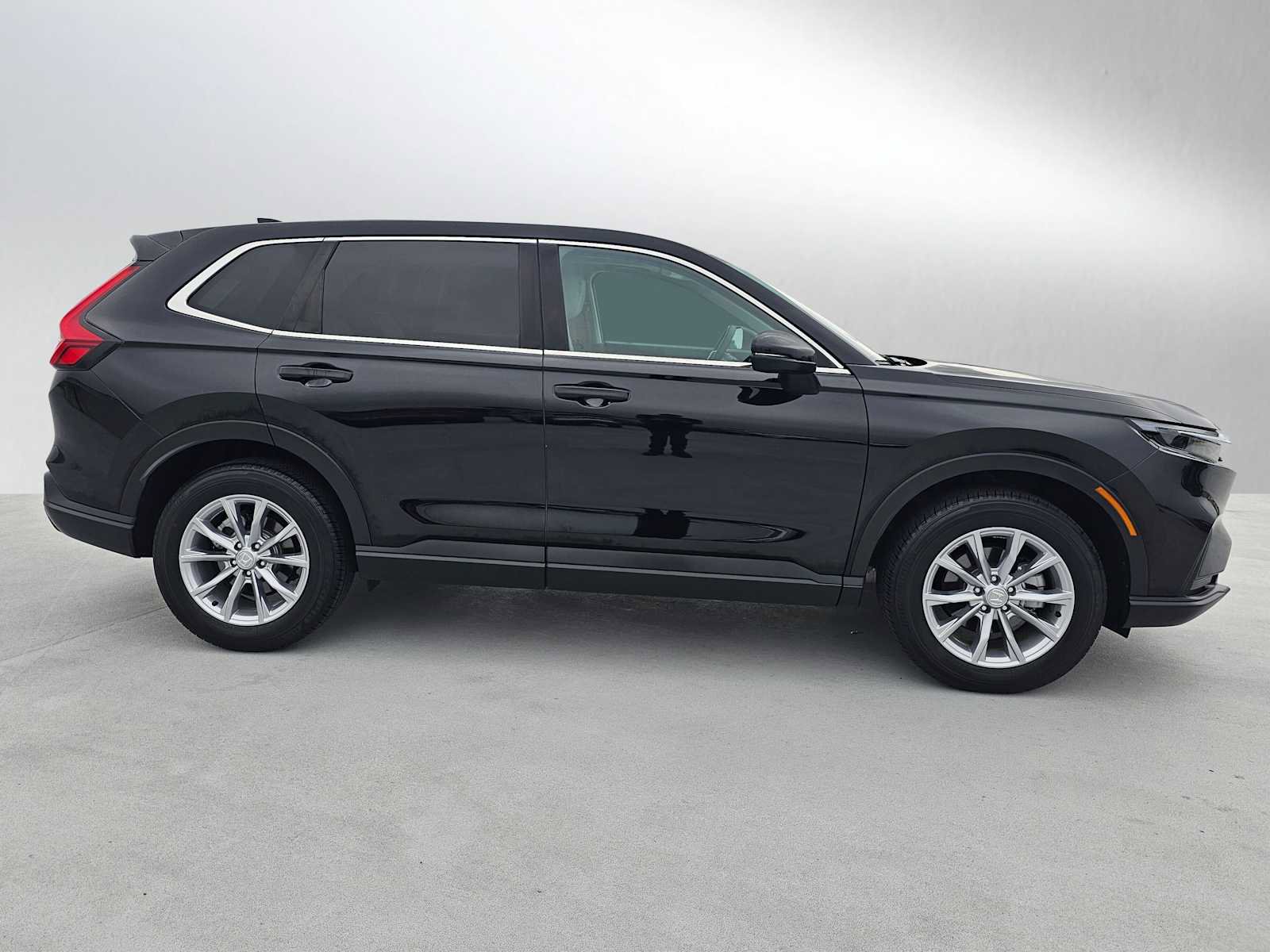 Used 2025 Honda CR-V EX image 2