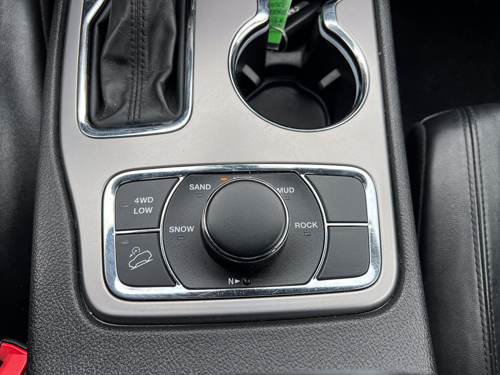 Used 2021 Jeep Grand Cherokee Limited AWD/4WD image 26
