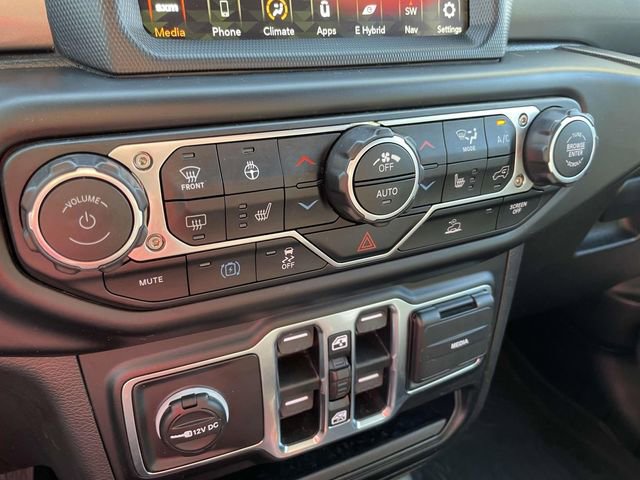 Used 2023 Jeep Wrangler Unlimited w/ Cold Weather Group AWD/4WD image 32