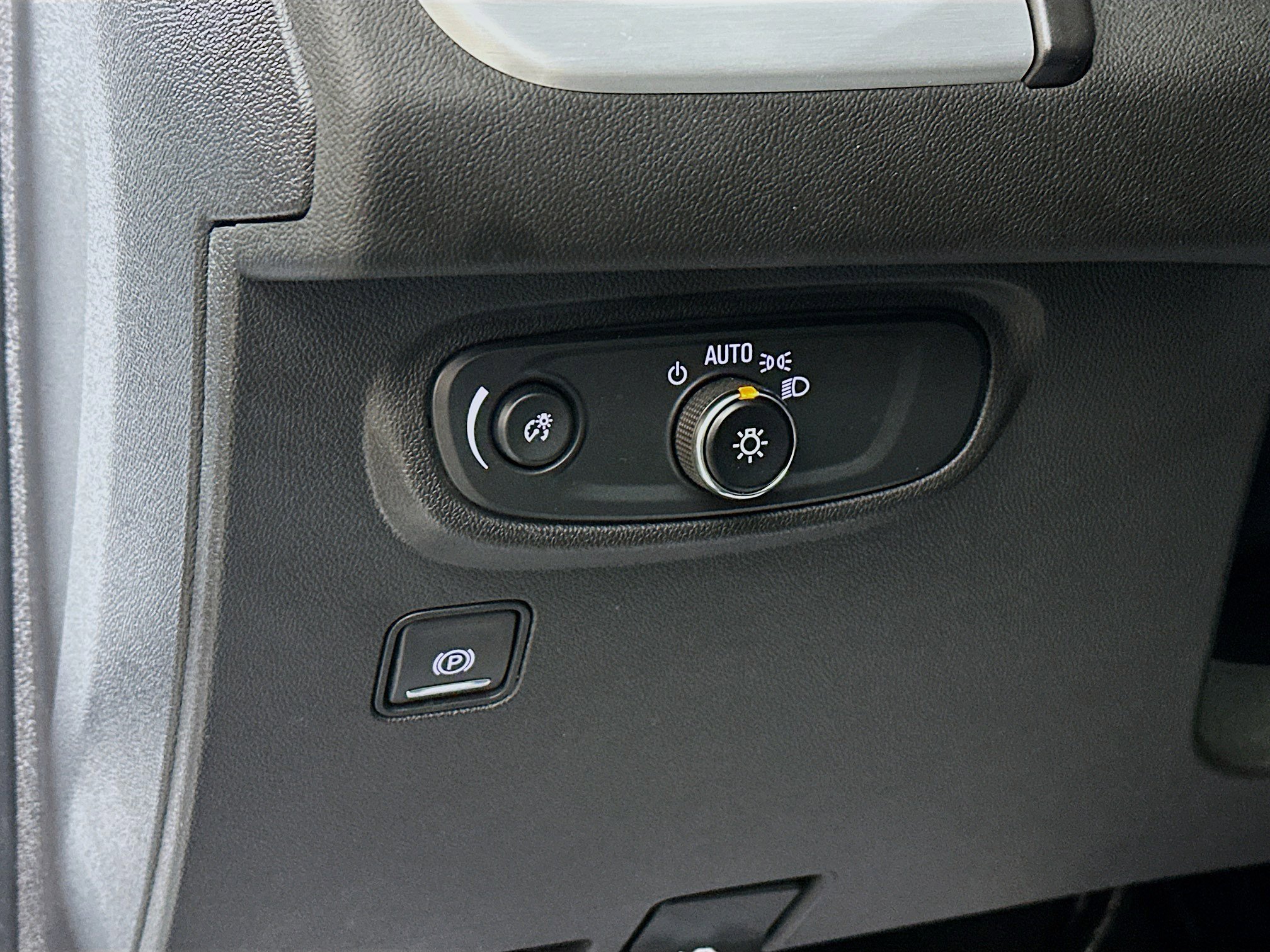 Used 2023 GMC Terrain SLE w/ Driver Convenience Package AWD/4WD image 10
