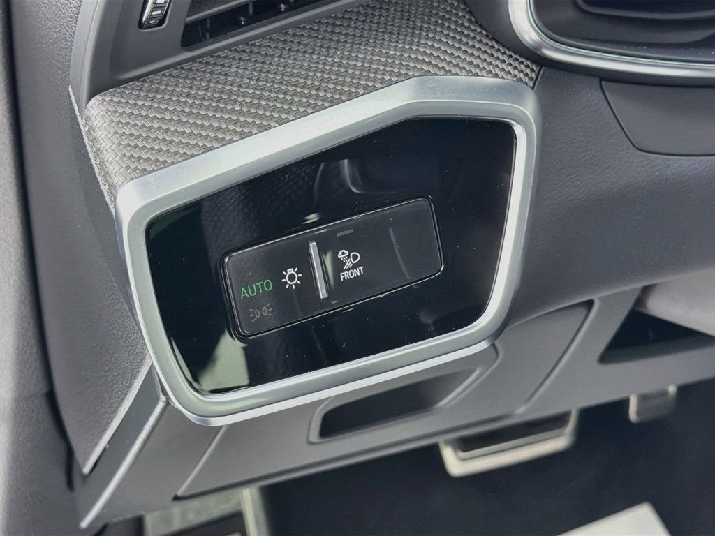 Certified 2022 Audi RS 6 w/ Executive Package AWD/4WD image 10