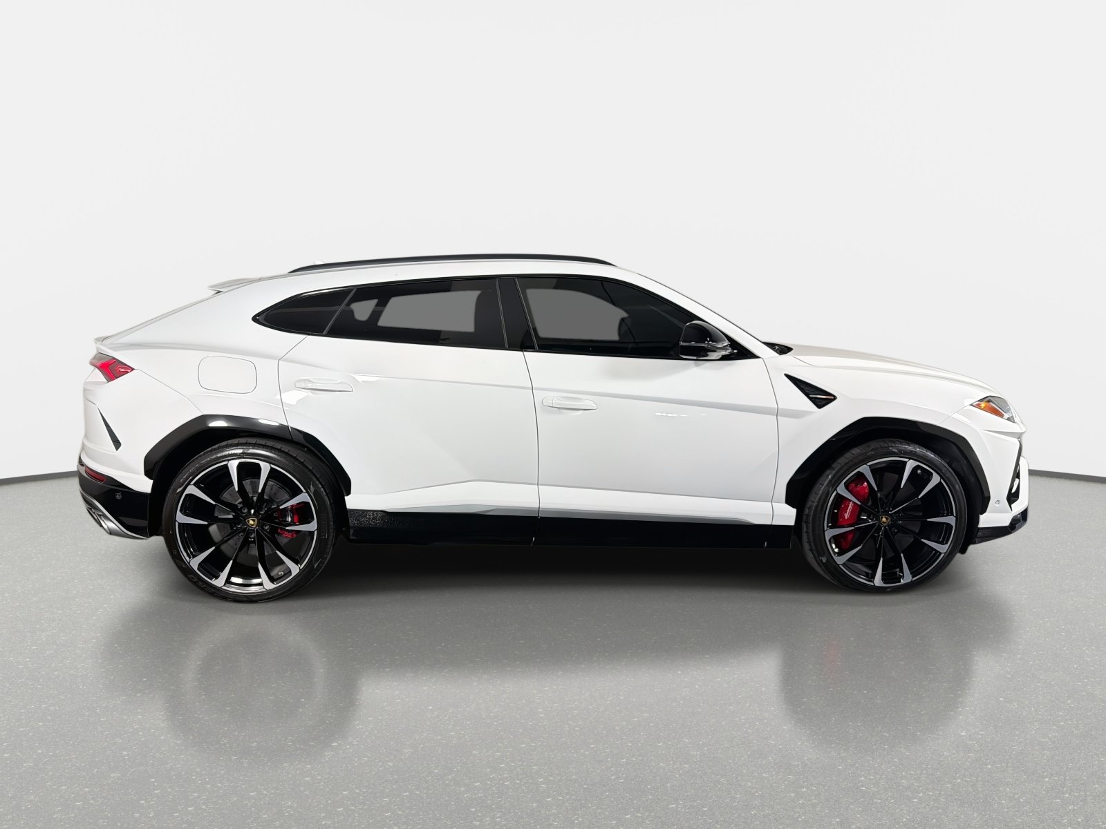 Used 2019 Lamborghini Urus AWD/4WD image 2