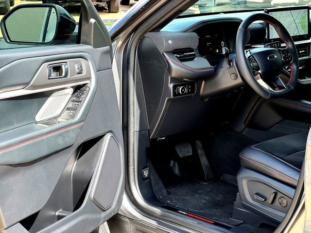 Used 2025 Ford Explorer ST AWD/4WD image 8