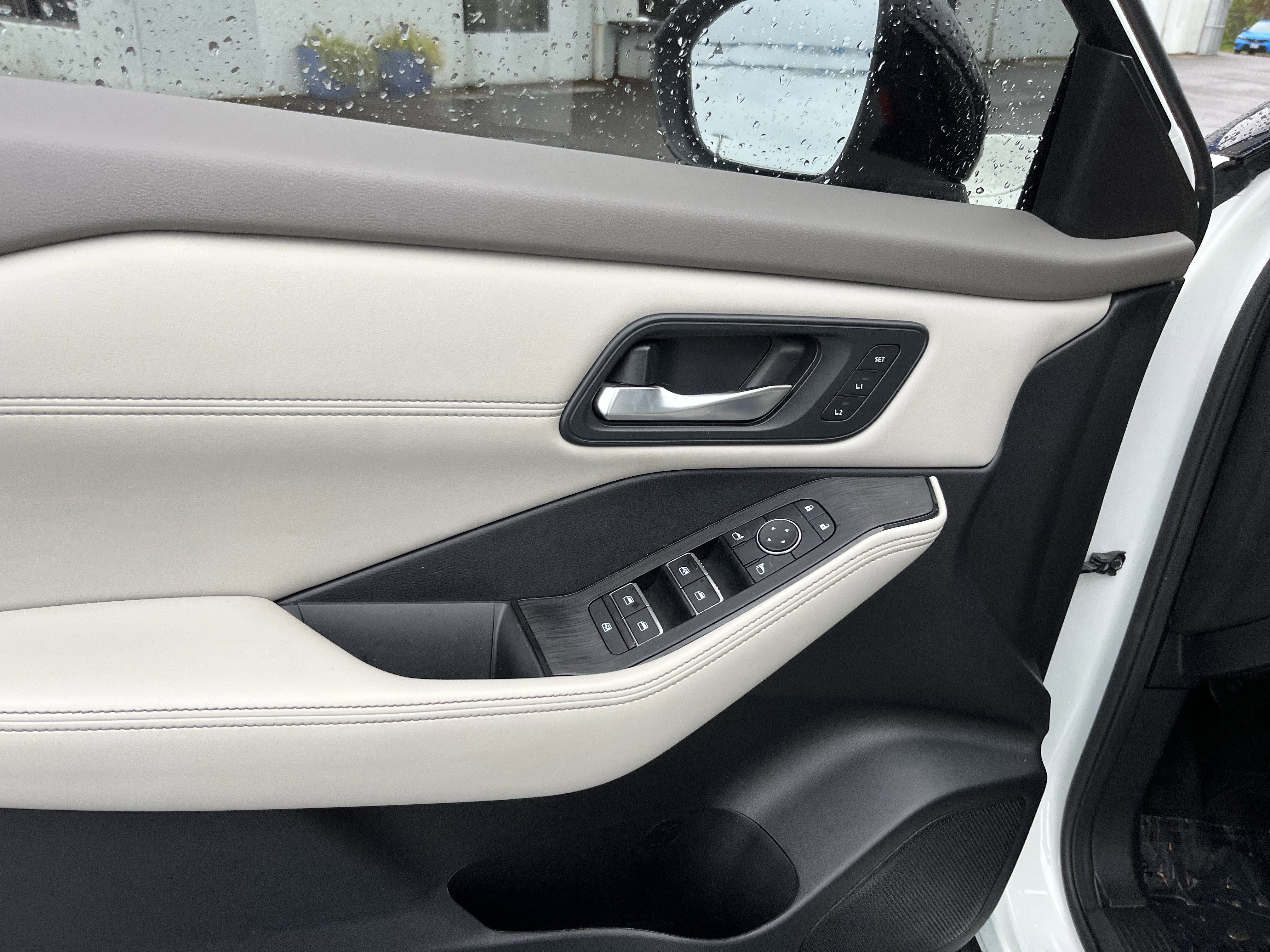 Used 2023 Nissan Rogue SL w/ SL Premium Package AWD/4WD image 16