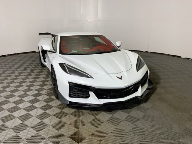 Used 2023 Chevrolet Corvette Z06 w/ Z07 Performance Package image 5