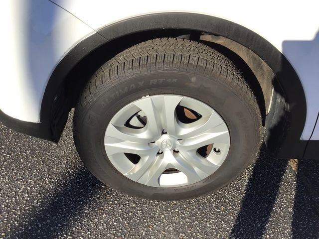 Used 2015 Toyota RAV4 LE image 15