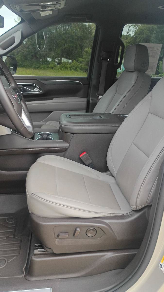 Used 2023 GMC Yukon XL SLT w/ LPO, Floor Liner Package RWD image 10