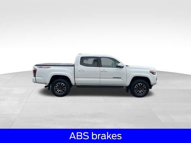 Used 2023 Toyota Tacoma TRD Sport w/ Black Out Package (TMS) AWD/4WD image 9