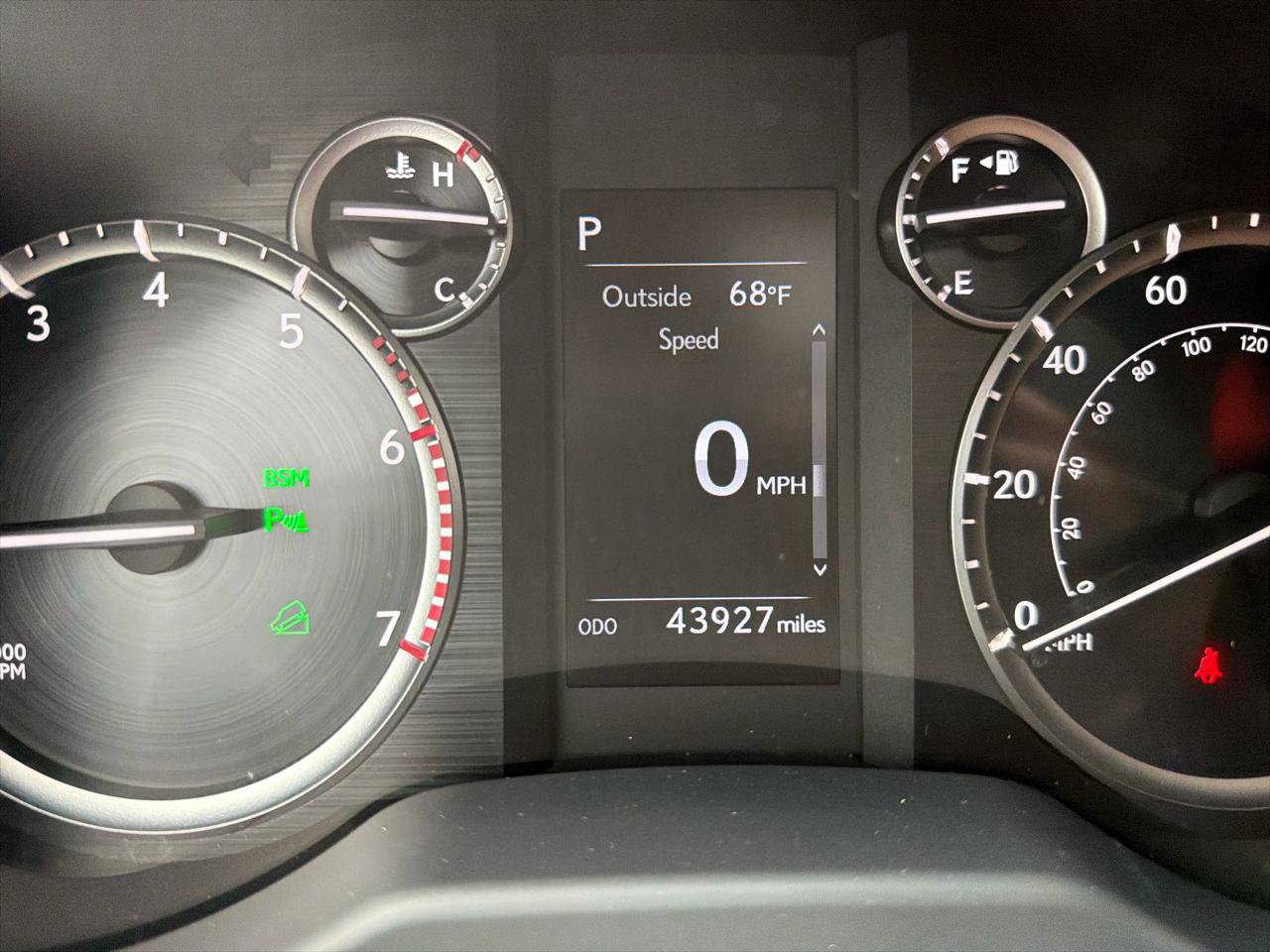 Used 2022 Lexus GX 460 Premium w/ Accessory Package AWD/4WD image 32