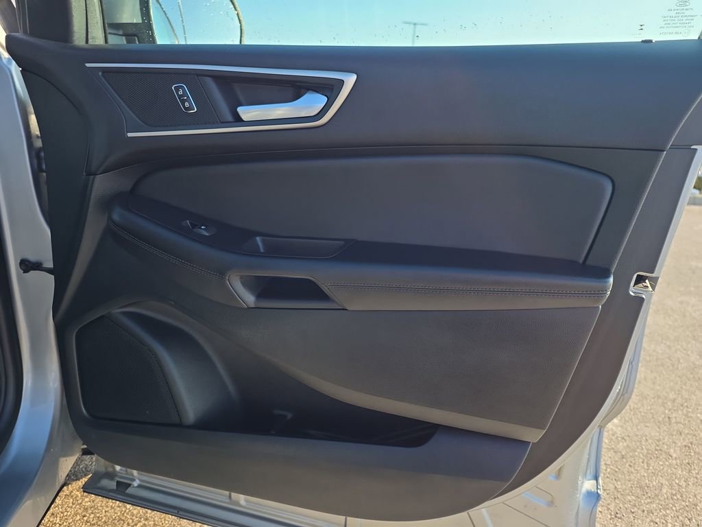 Used 2024 Ford Edge SEL w/ Convenience Package image 13