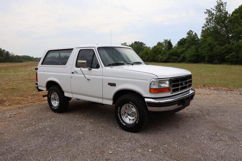 Used 1996 Ford Bronco XLT AWD/4WD image 2
