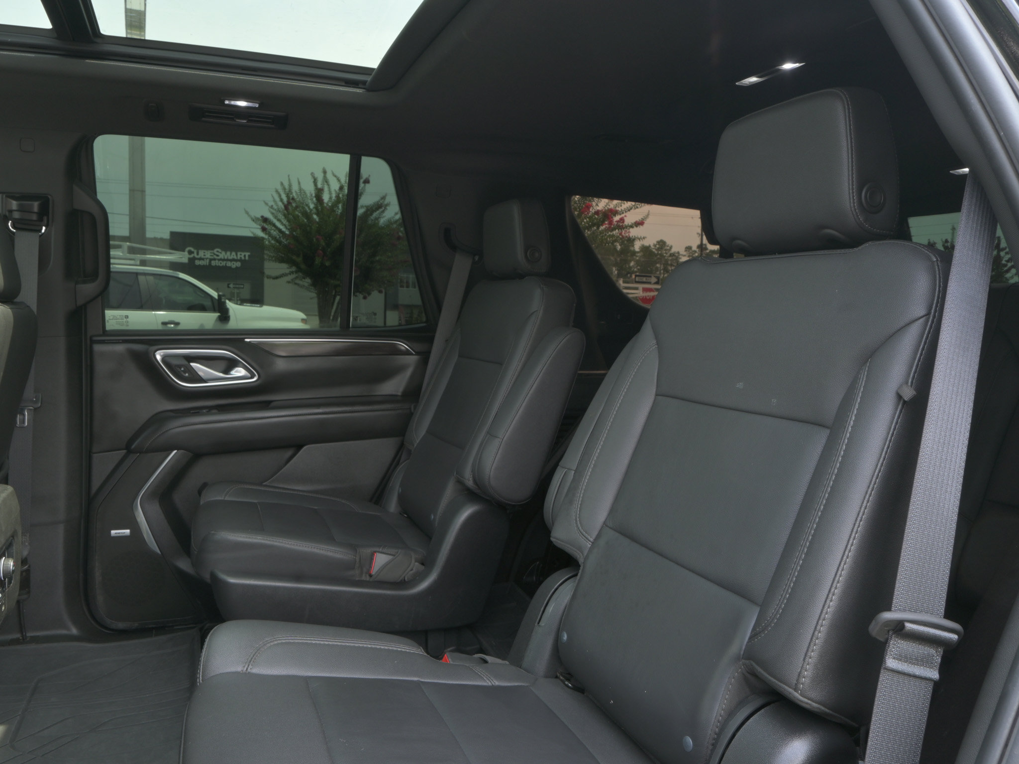 Used 2023 Chevrolet Tahoe Z71 w/ Z71 Off-Road Package AWD/4WD image 10