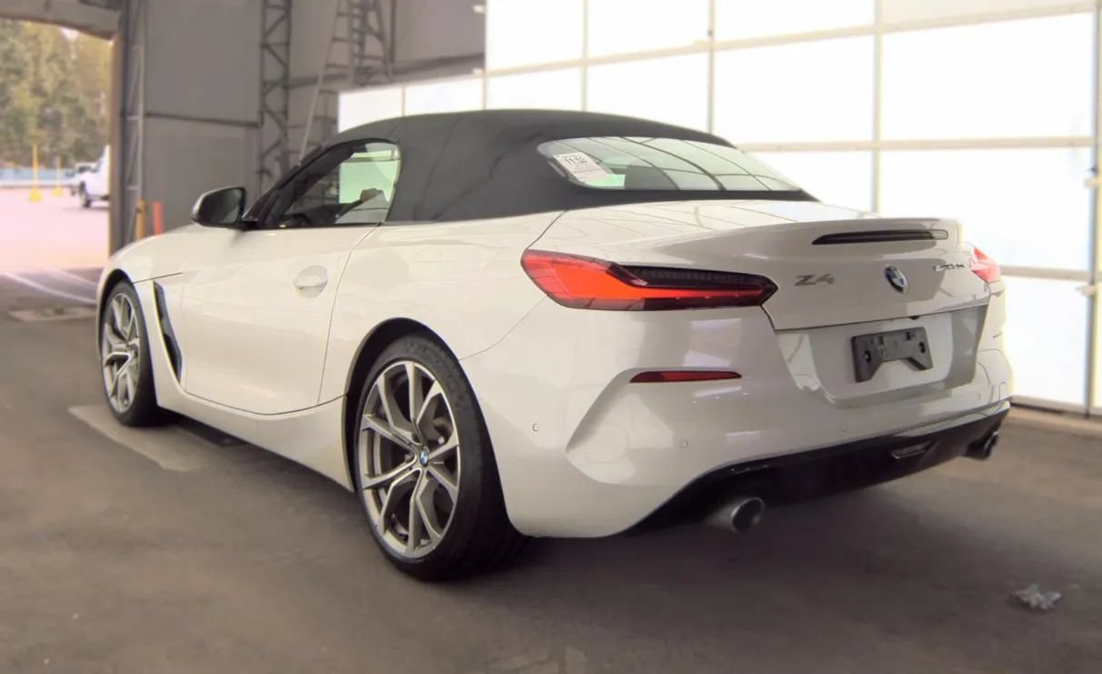 Used 2019 BMW Z4 sDrive30i w/ Premium Package RWD image 4