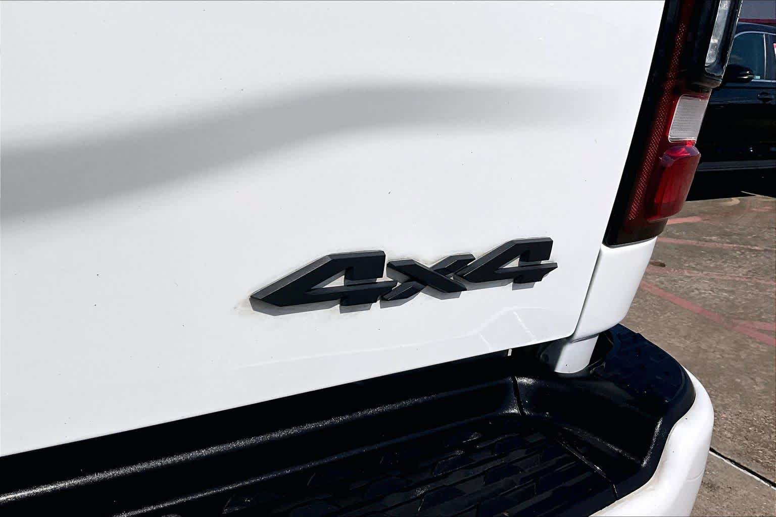 Used 2024 RAM 2500 Laramie w/ Night Edition AWD/4WD image 10