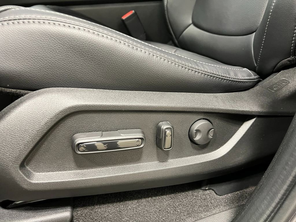 New 2025 Honda Pilot EX-L image 14