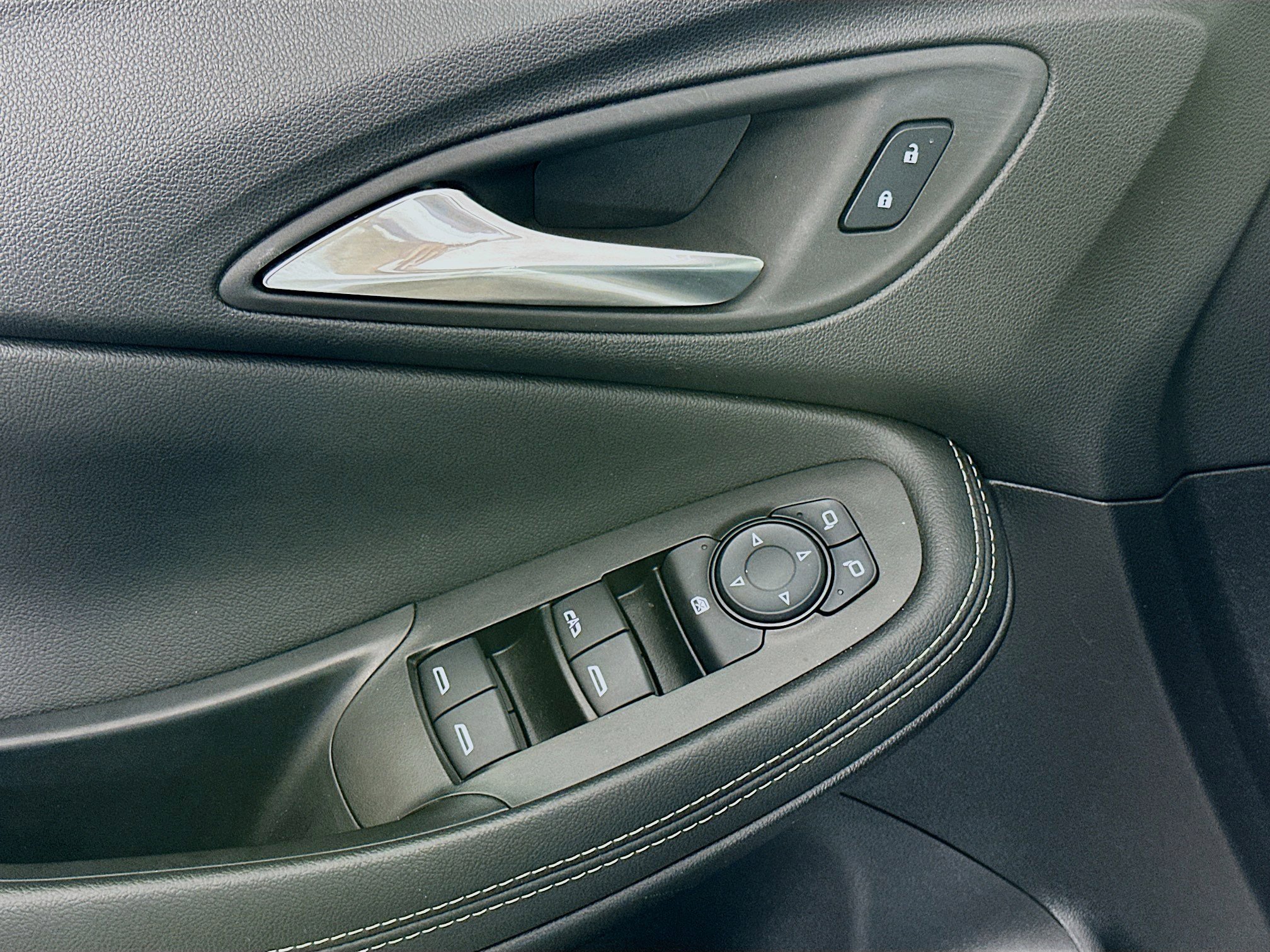 Used 2025 Buick Encore GX Preferred image 15