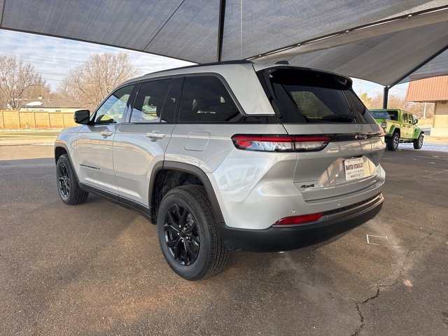New 2026 Jeep Grand Cherokee Laredo image 4