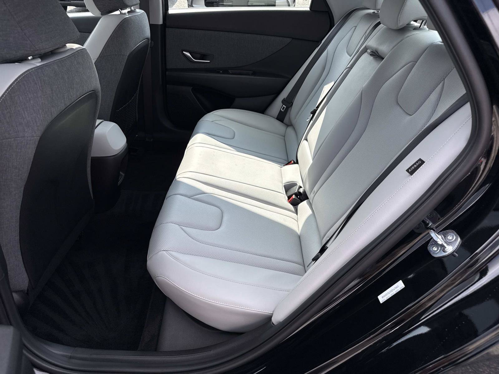Certified 2026 Hyundai Elantra Limited FWD image 23