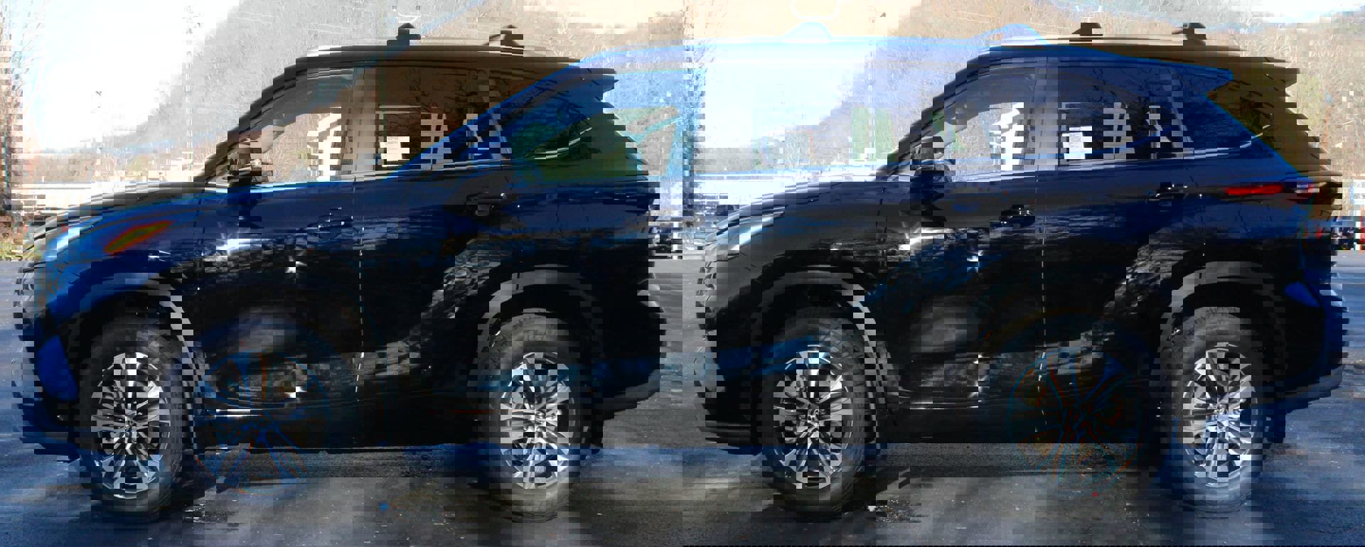 New 2026 Toyota Highlander XLE image 8