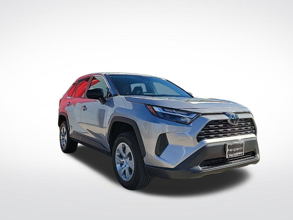 Used 2023 Toyota RAV4 LE FWD image 6