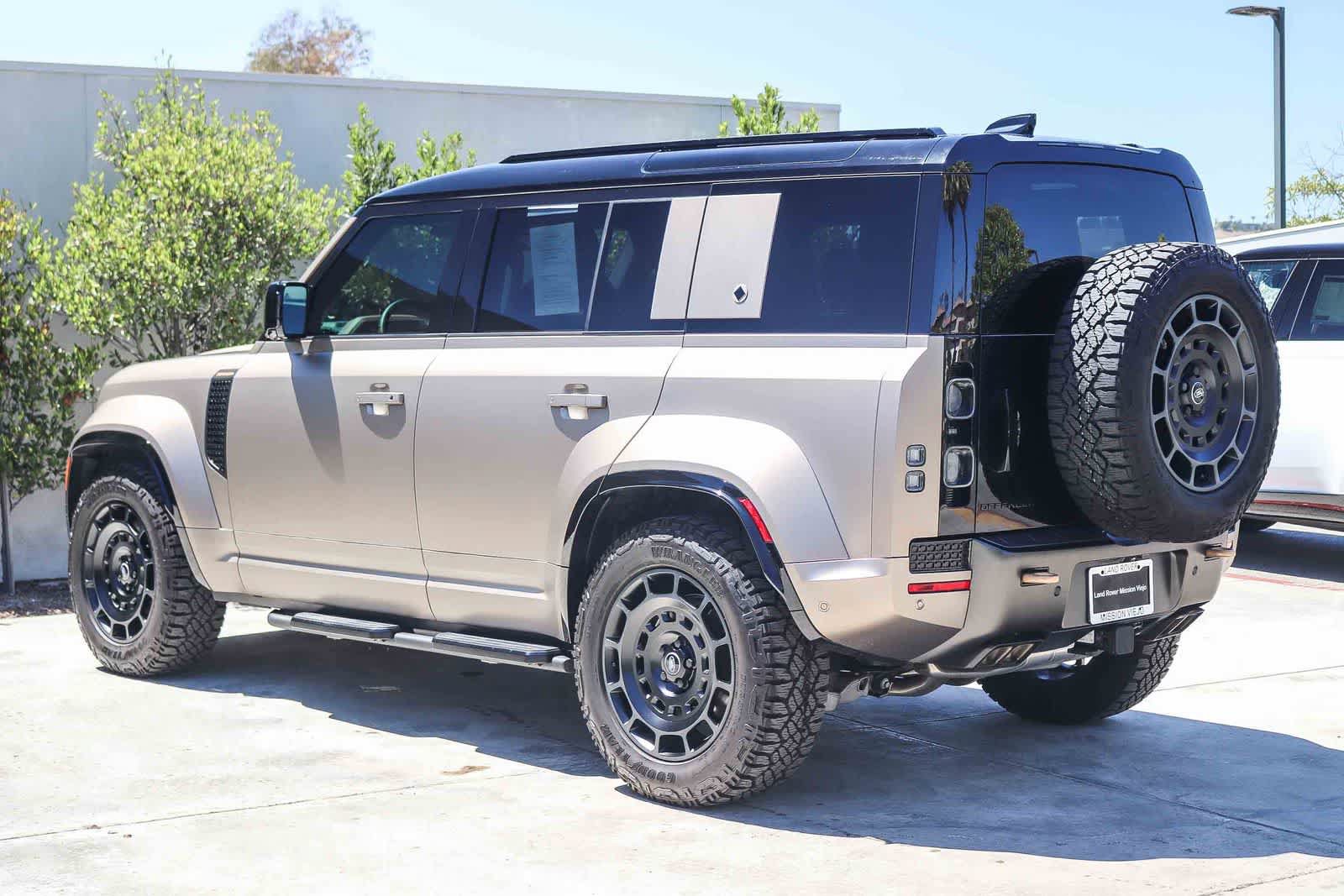 Certified 2025 Land Rover Defender 110 AWD/4WD image 4